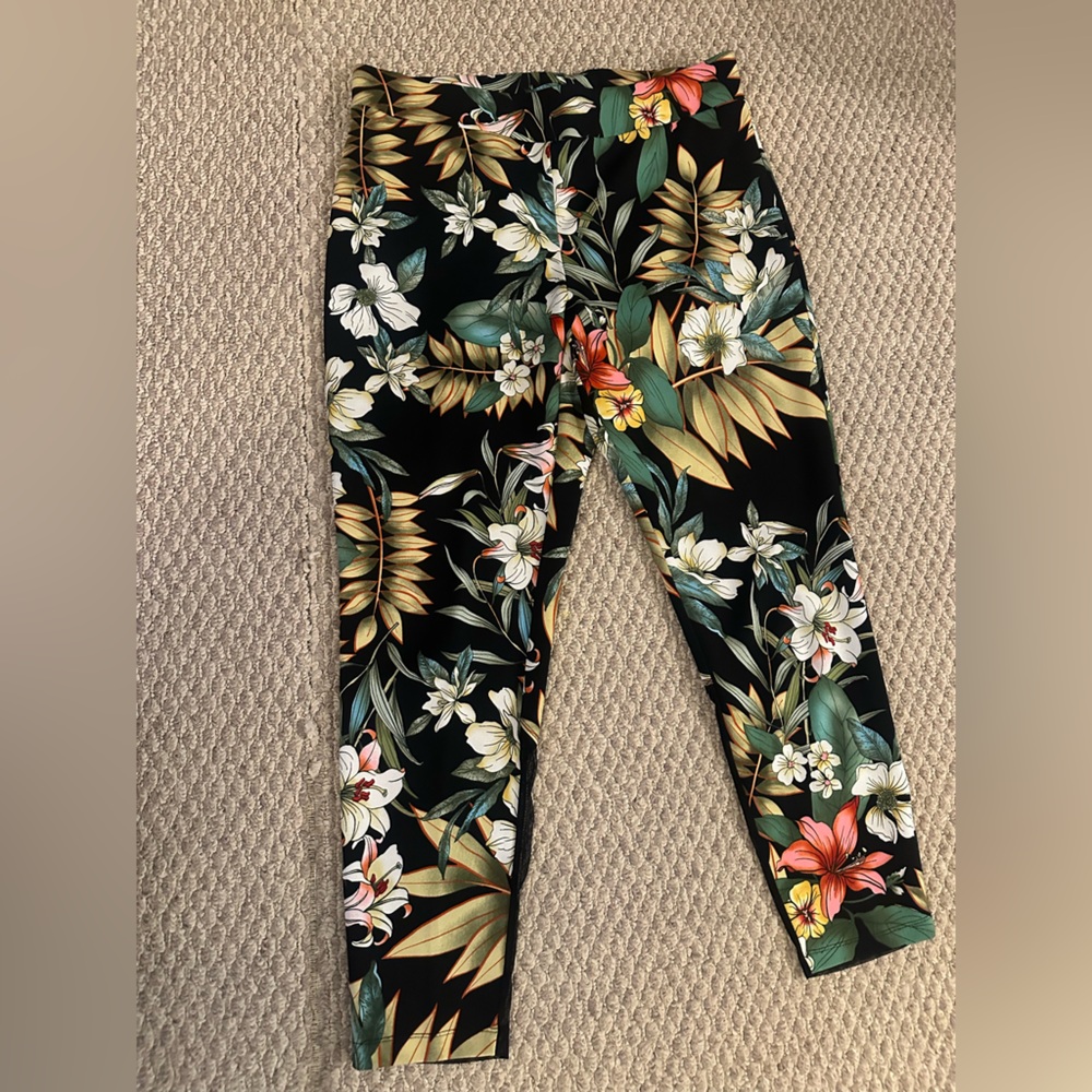 Floral Cropped Women's Pants